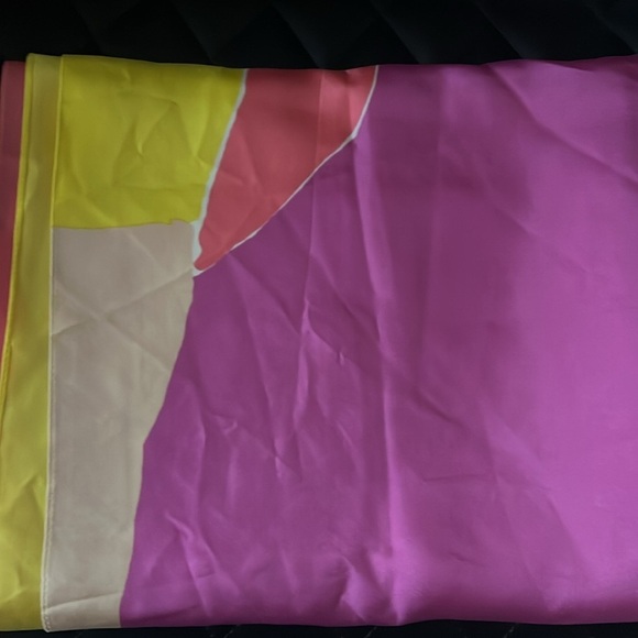 Large Long 100% Silk Geometric Shawl Scarf Wrap 70”x24” - Picture 6 of 6